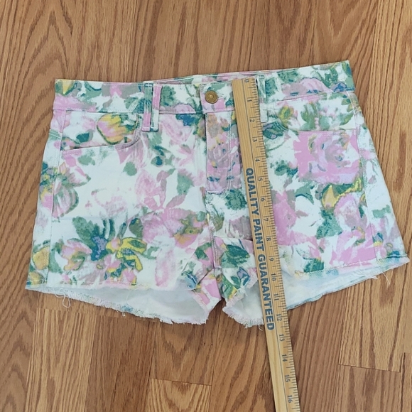 7 foa all mankind floral shorts - Picture 2 of 5